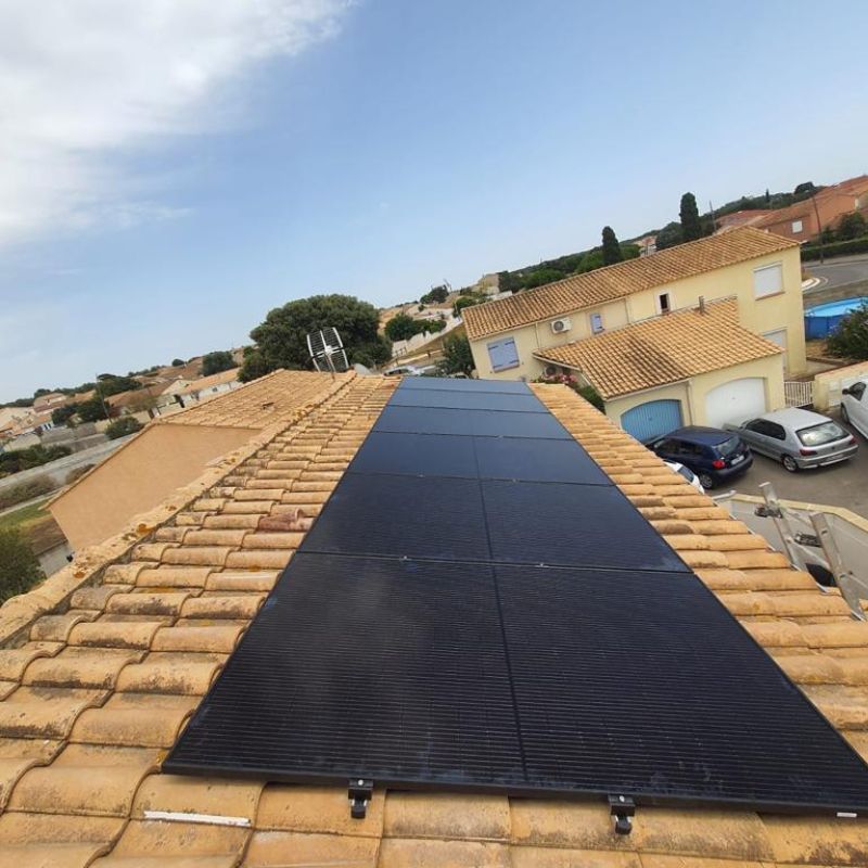 Installation de panneaux solaires sur la commune de Fos-sur-mer